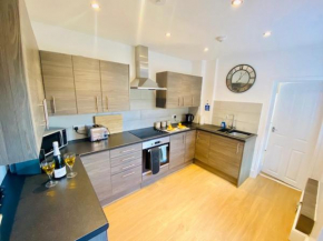Cannock House ~ 4 Bedrooms all with ensuite.